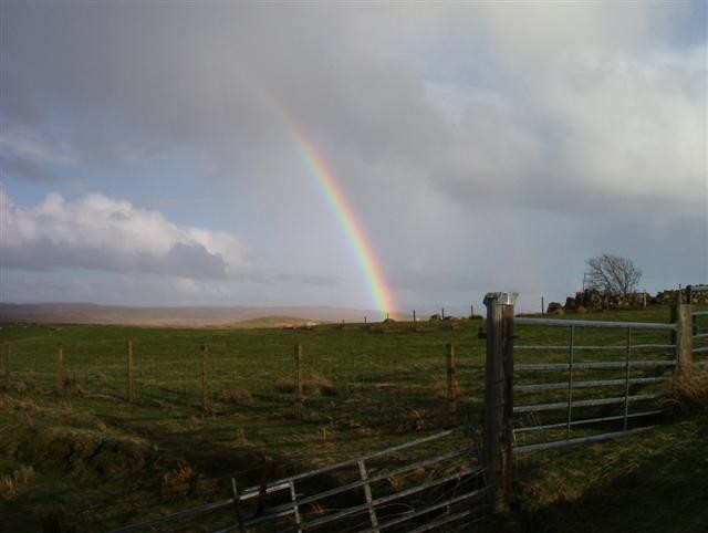 rainbow_near_cottage_on_skye_Small.jpg