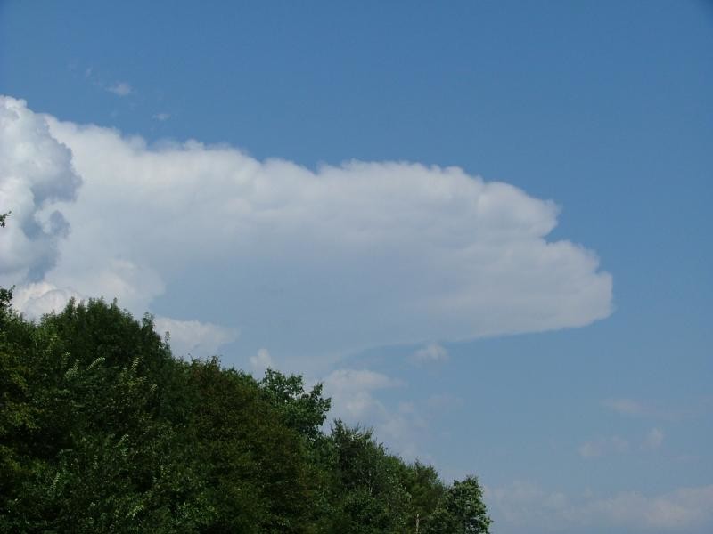 Underside of  another Anvil with small mammatus clouds