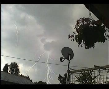 4th July 2006 Storm Video - Andy - Beanhill_0004.jpg