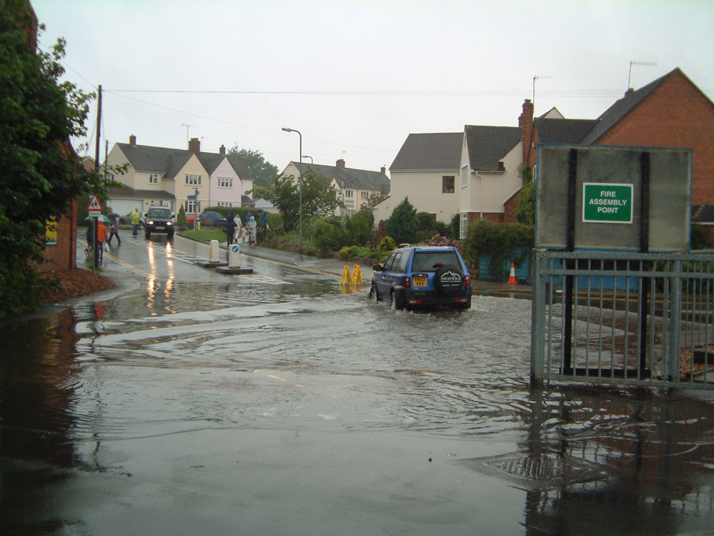 Flooding spreading into other parts of the Centre of Pershor