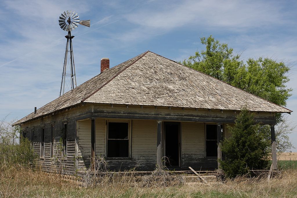 22. Abandoned farmhouse, Kansas 0022.jpg