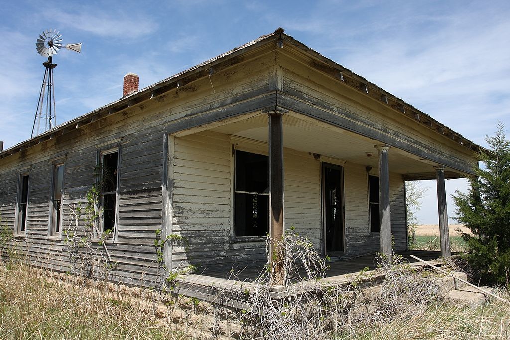 23. Abandoned farmhouse, Kansas 0024.jpg