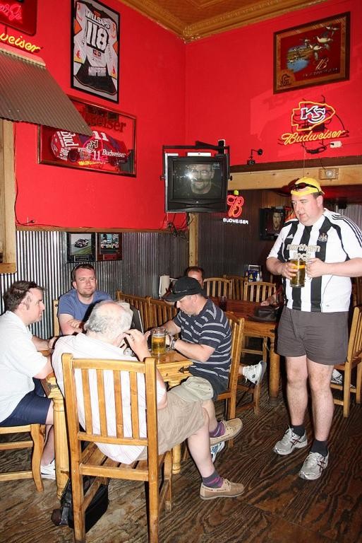 83. NW chasers in Woody's Bar, Pratt, Kansas IMG_0115.jpg