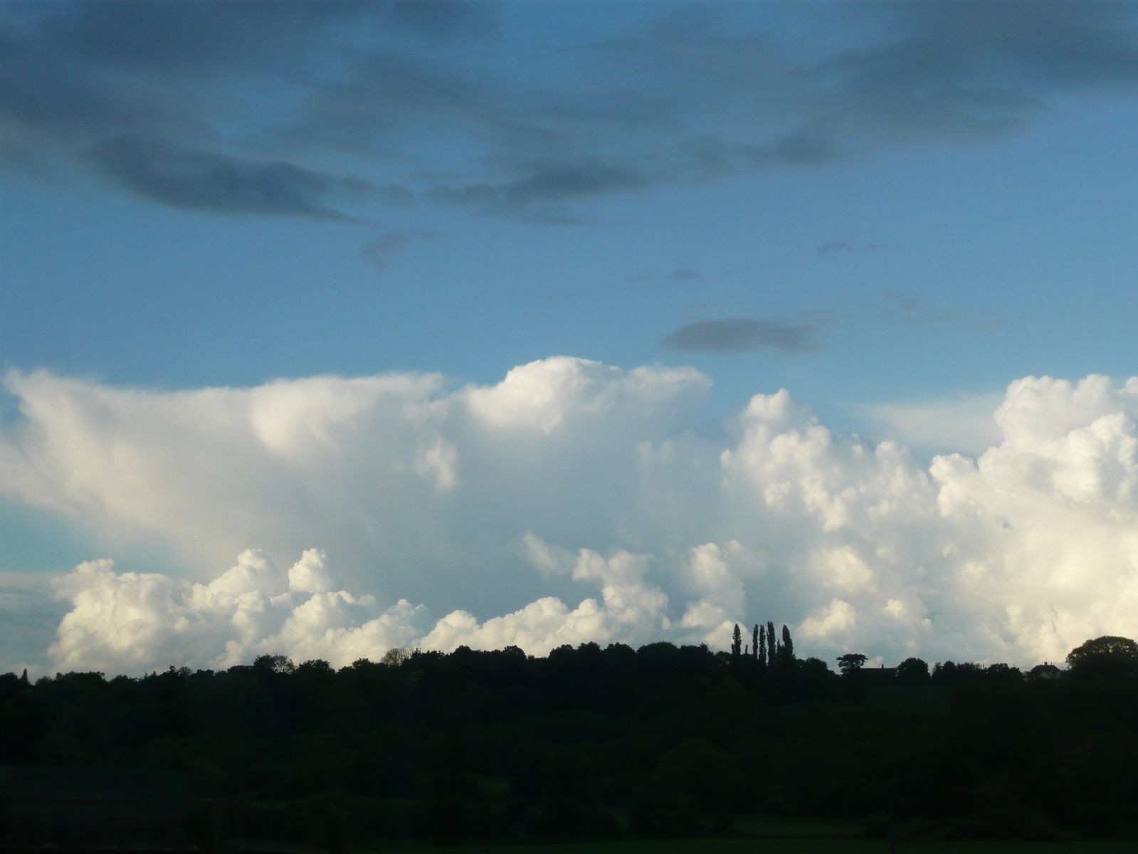 Anvil forming, late afternoon in East Essex - 24th May 2014