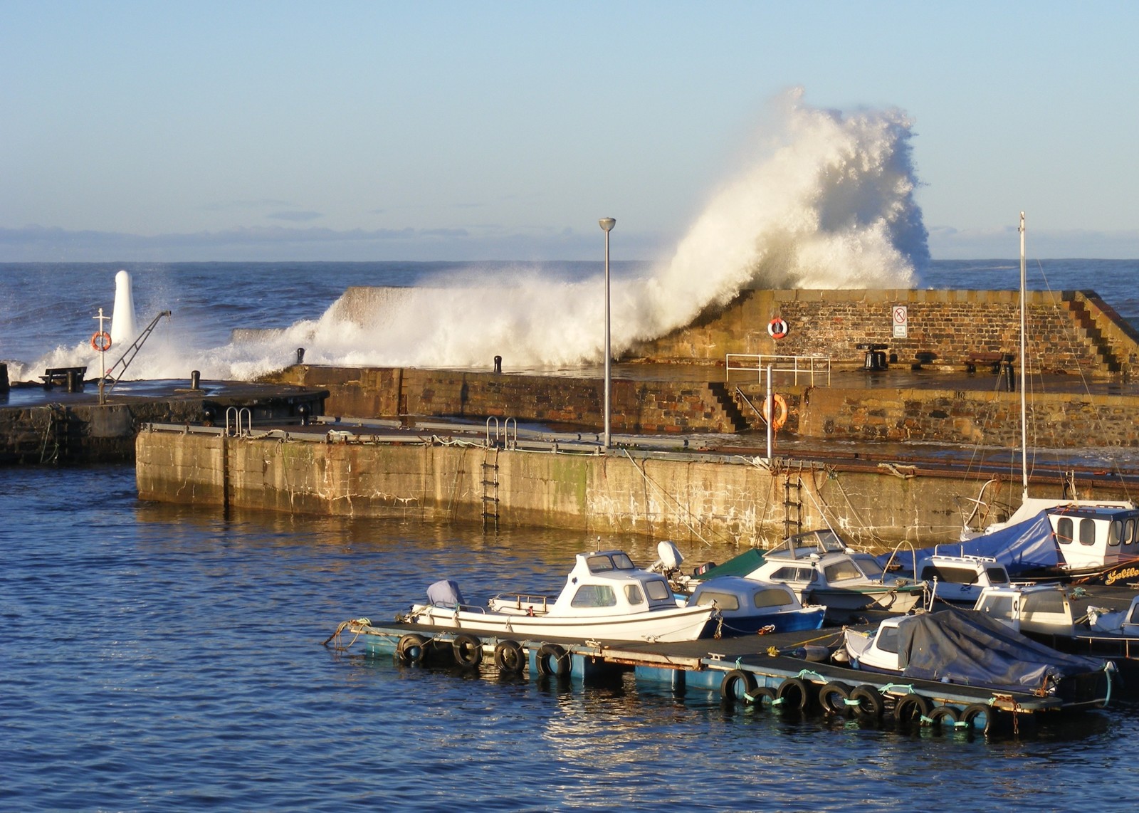 Big wave at Cullen Harbour (Moray Coast)