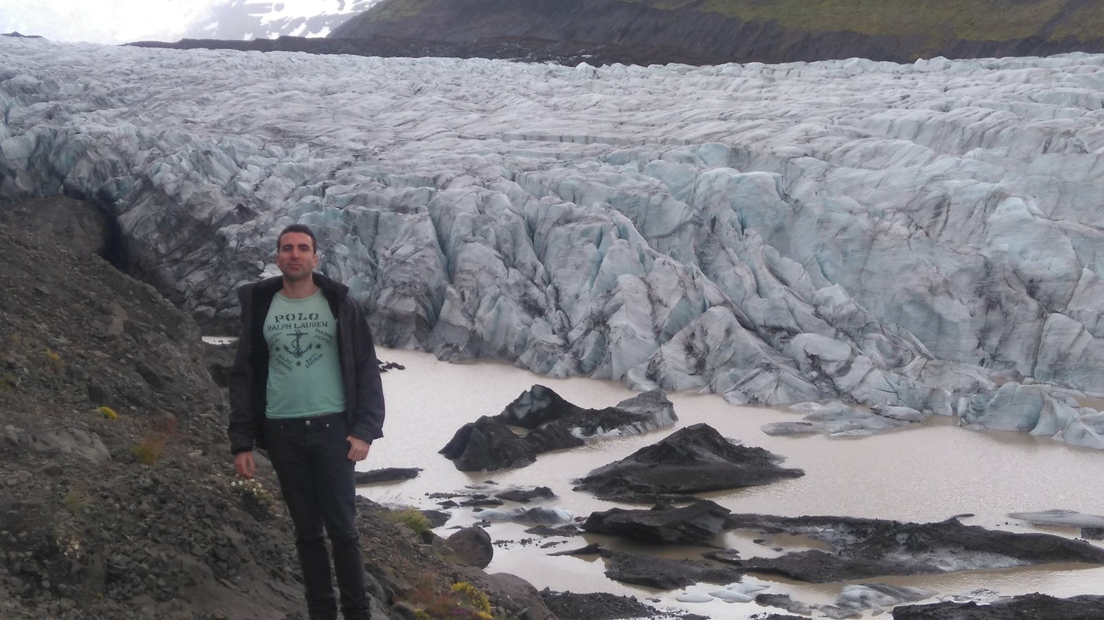 Svinafollsjokull glacier