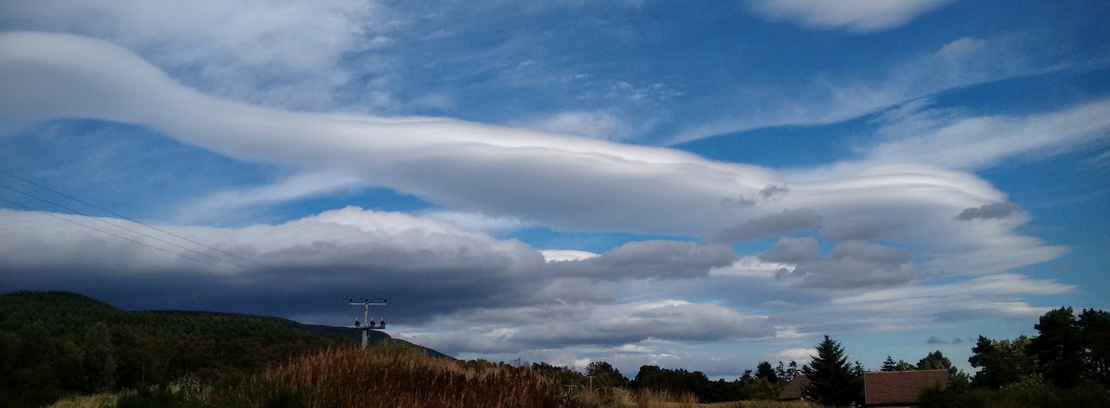 Lenticulary type clouds