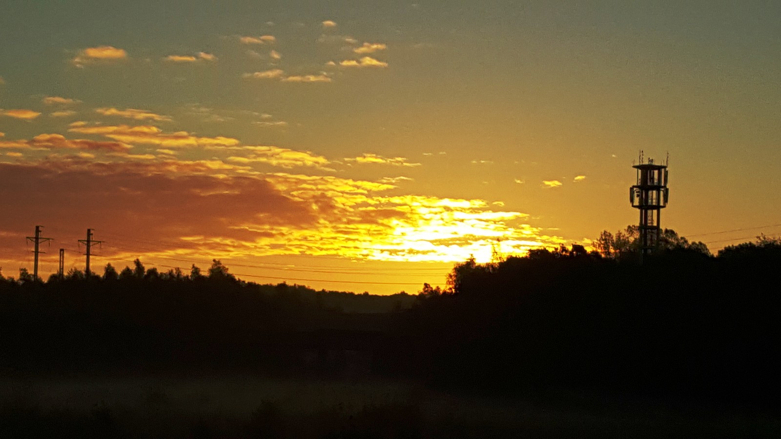 Sunrise Motherwell 25 Oct 2016.jpg
