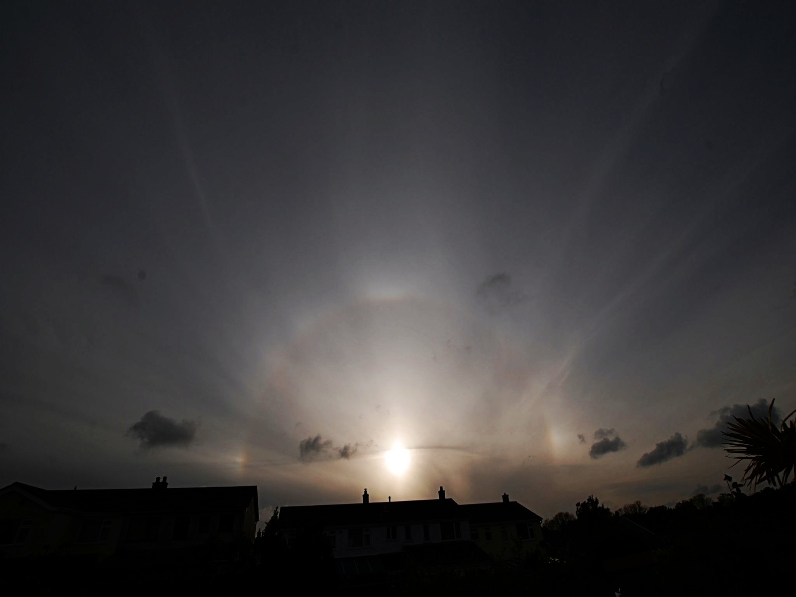 Veil of Cirrostratus and a weak halo