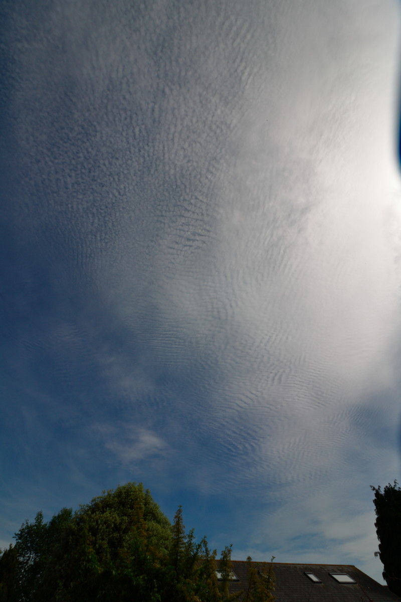 Interesting weave pattern in the clouds?