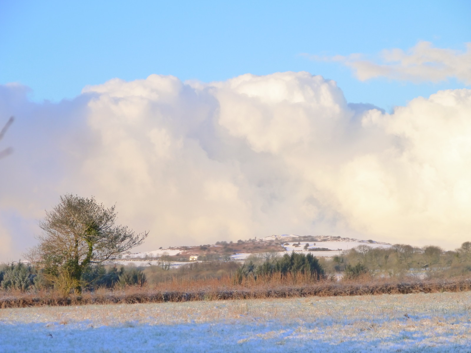 Pembrokeshire dangler - snow showers incoming.JPG